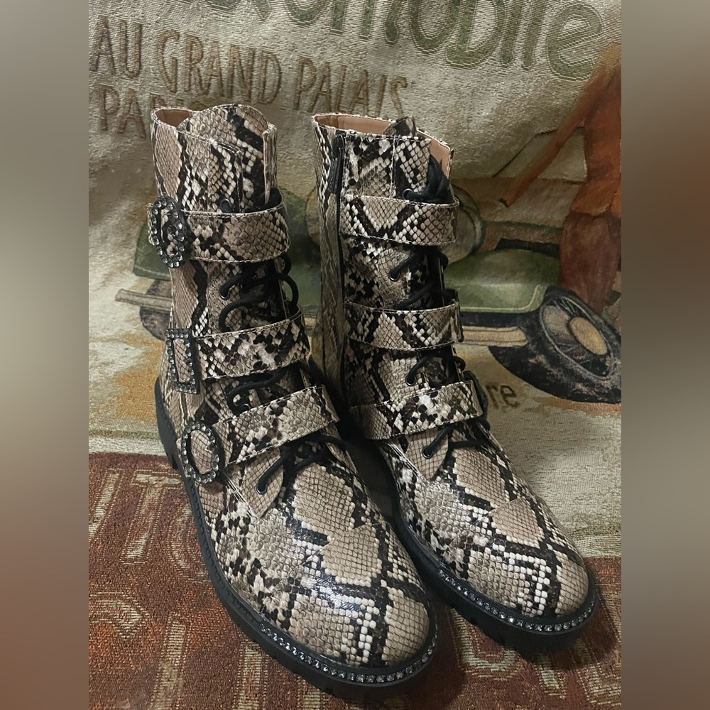 Jessica Simpson JS-Kirlah Faux Rattlesnake Combat Boots Women’s Size 11 NEW NWOT